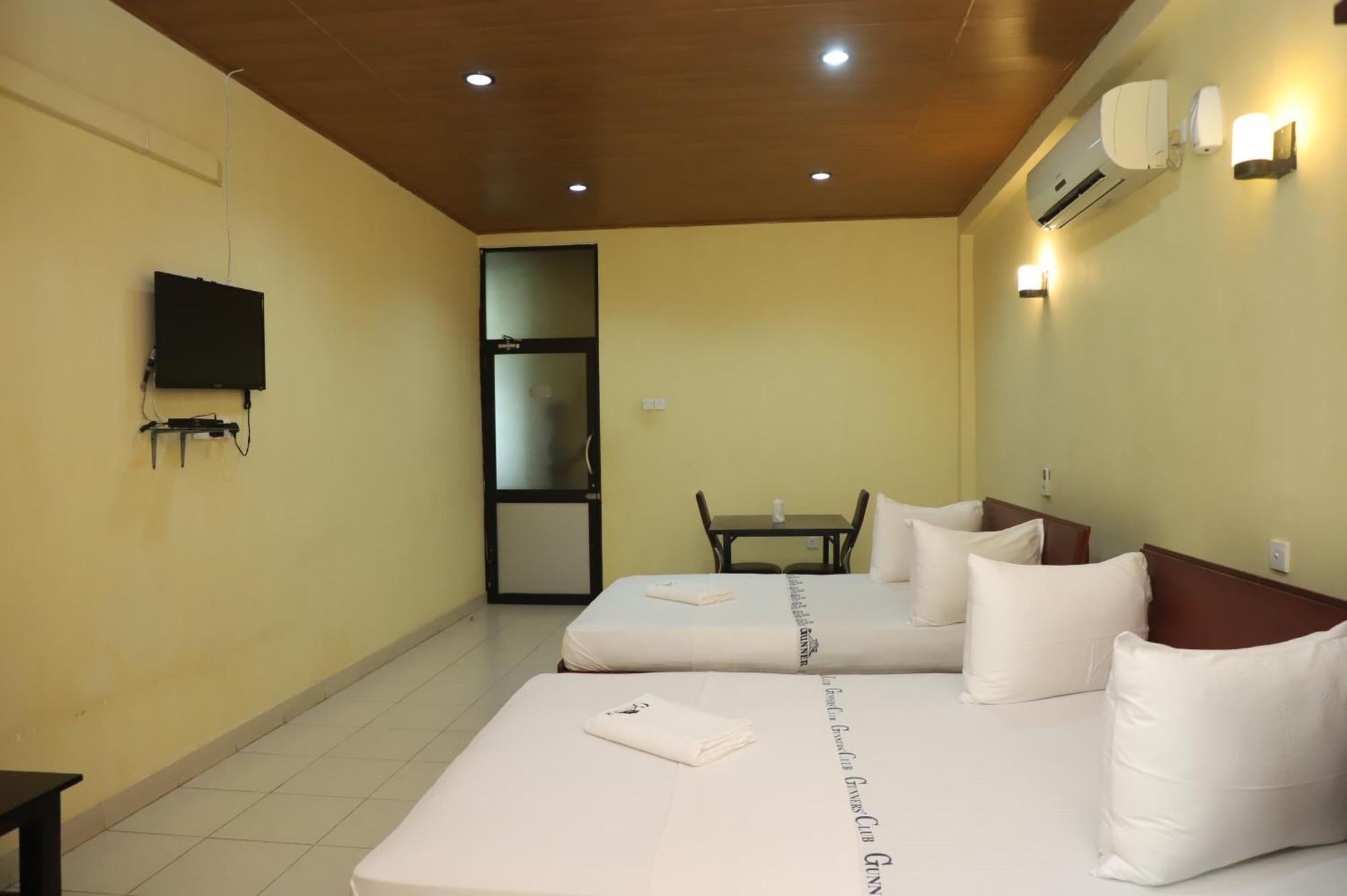 Gunners Club Hotel Minneriya Exterior photo