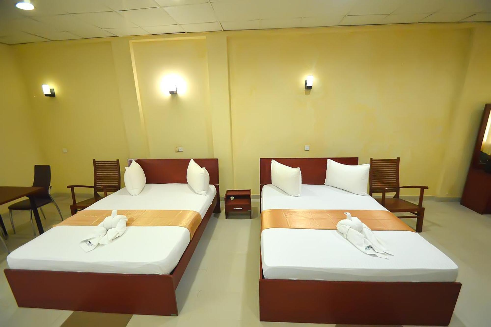 Gunners Club Hotel Minneriya Exterior photo